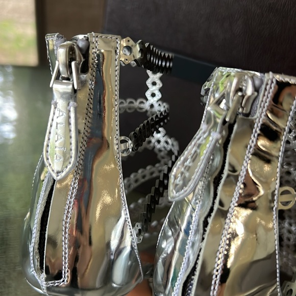 Alaia Leather Cage Shoes - Picture 4 of 12